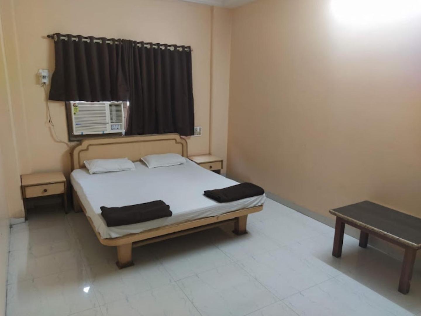 Hotel Pritam Palace , Dhule Dış mekan fotoğraf